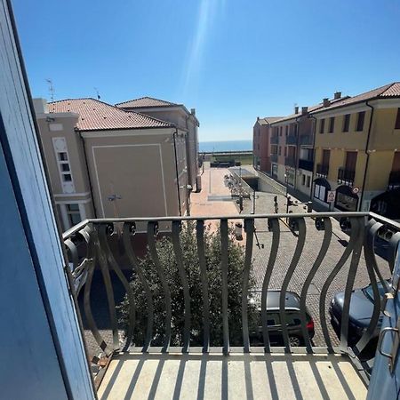 Appartement Trilocale Vista Mare Con 2 Bagni Nel Centro Storico - Agenzia Cocal à Caorle Extérieur photo