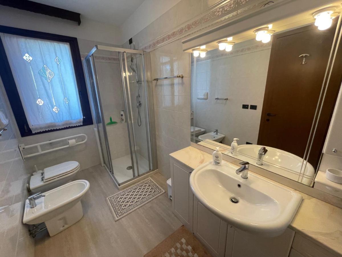 Appartement Trilocale Vista Mare Con 2 Bagni Nel Centro Storico - Agenzia Cocal à Caorle Extérieur photo