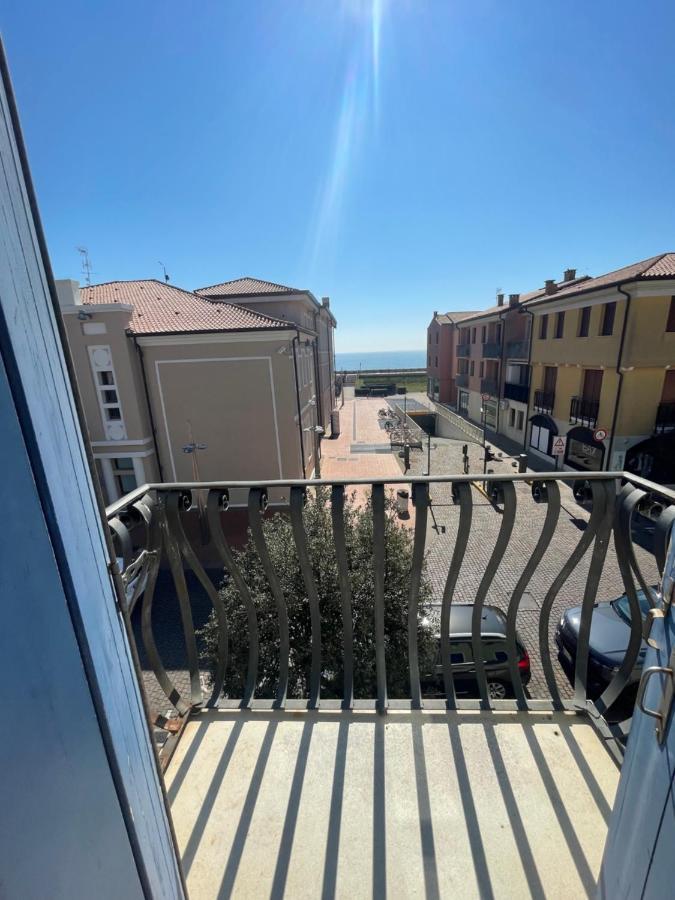 Appartement Trilocale Vista Mare Con 2 Bagni Nel Centro Storico - Agenzia Cocal à Caorle Extérieur photo
