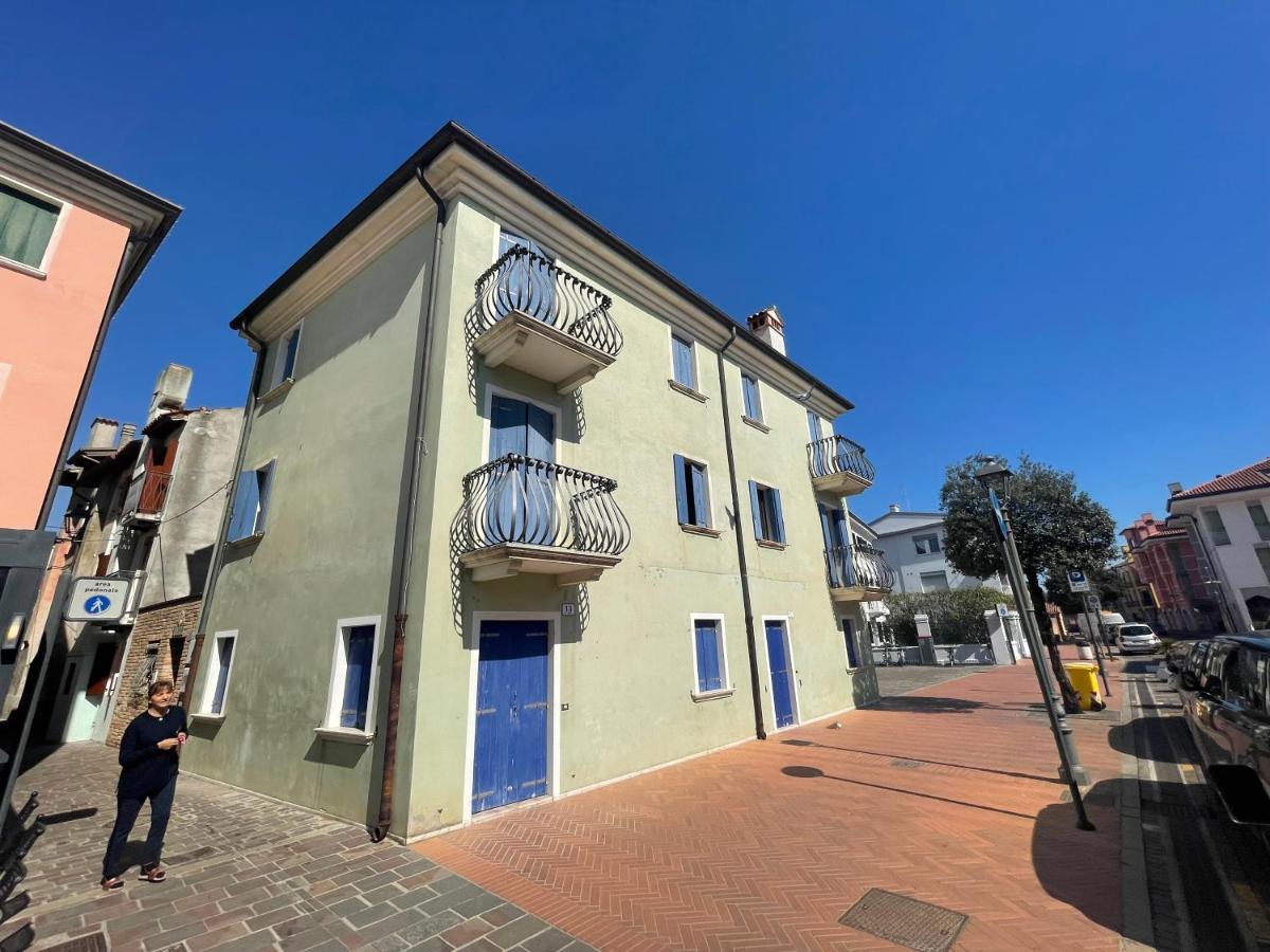 Appartement Trilocale Vista Mare Con 2 Bagni Nel Centro Storico - Agenzia Cocal à Caorle Extérieur photo